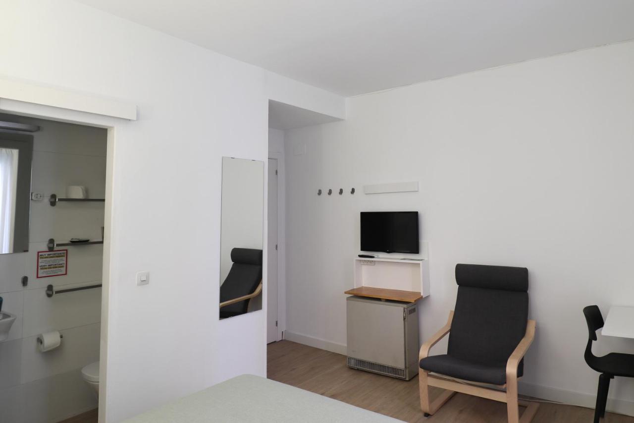 Hostal La Zona Madrid Exterior photo