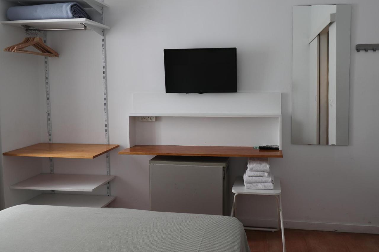Hostal La Zona Madrid Exterior photo