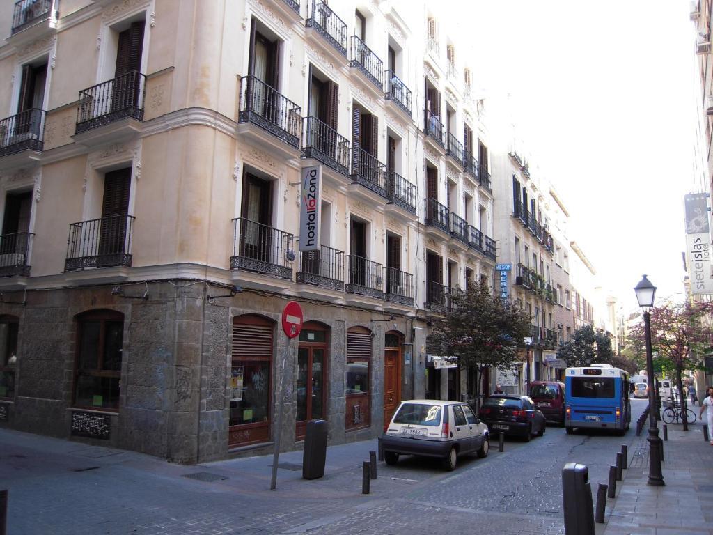 Hostal La Zona Madrid Exterior photo