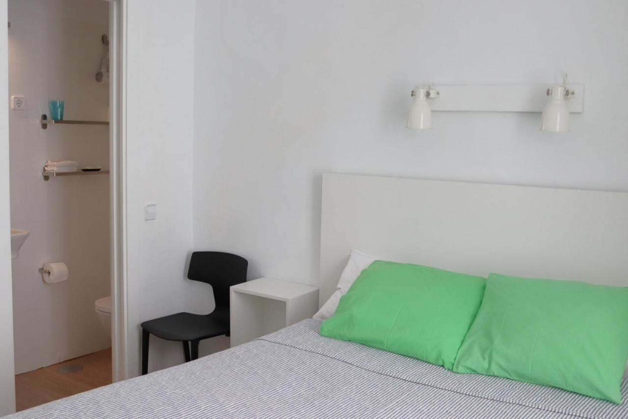Hostal La Zona Madrid Exterior photo