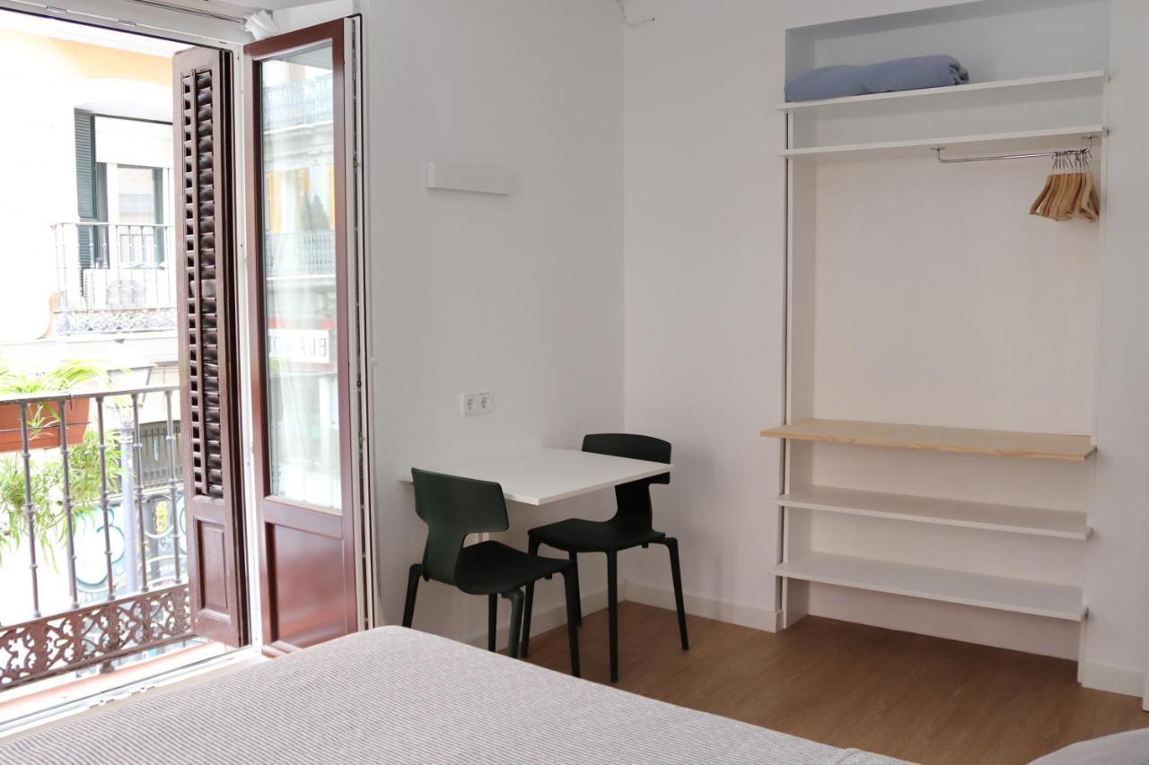 Hostal La Zona Madrid Exterior photo