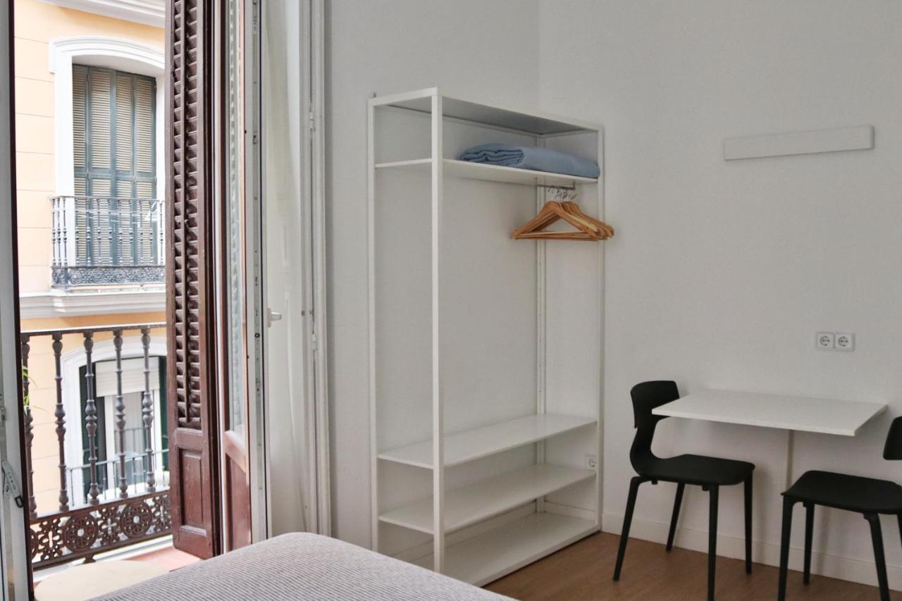 Hostal La Zona Madrid Exterior photo